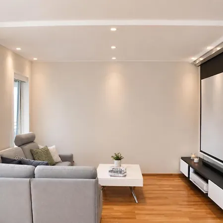 Pp1c-central-spacious, Balcony, Family Withkids, Garage Apartmán