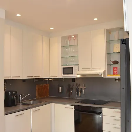 Pp1c-central-spacious, Balcony, Family Withkids, Garage