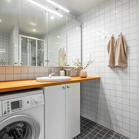 Pp1c-central-spacious, Balcony, Family Withkids, Garage Apartmán