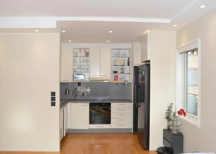 Pp1c-central-spacious, Balcony, Family Withkids, Garage Lägenhet *
